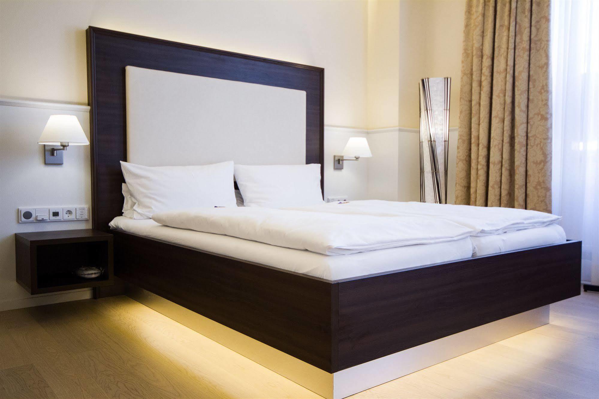 The Exzellenz Hotel 3*